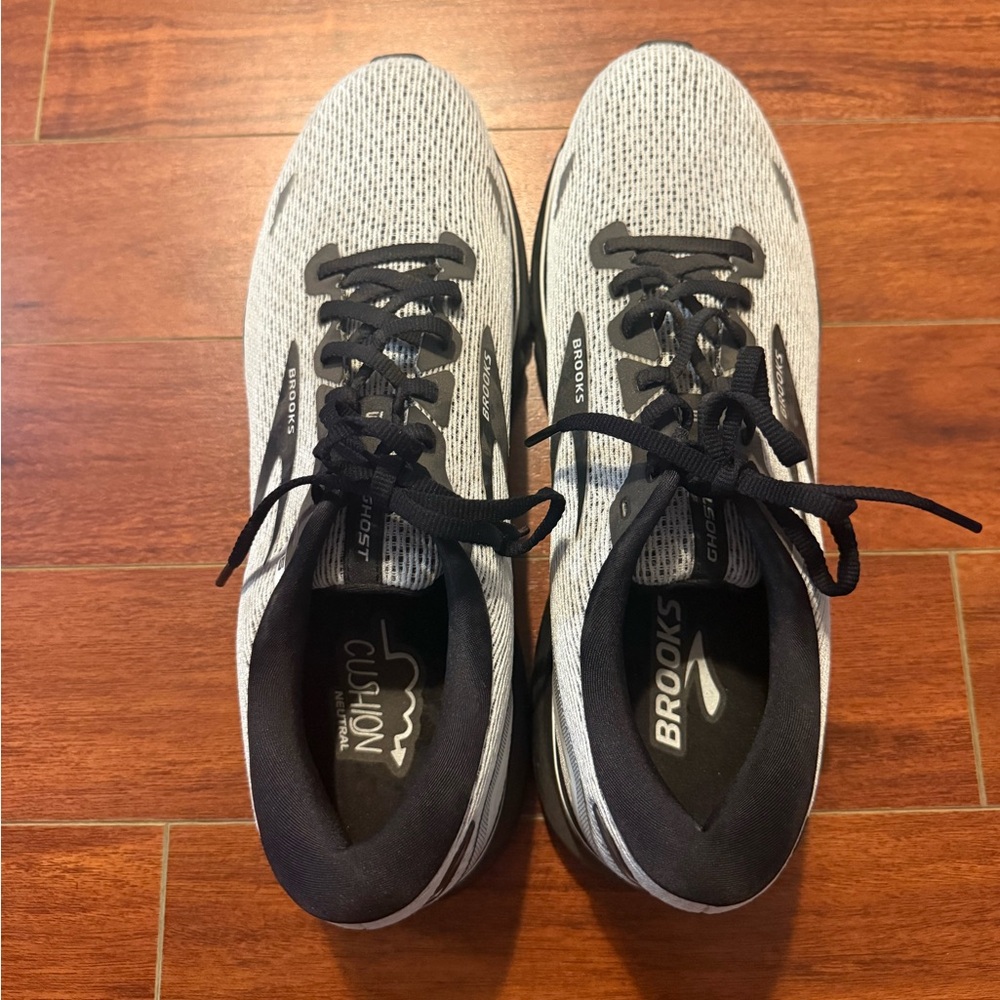 Brooks Men's Black and Gray Sneakers - Picture 3 of 4